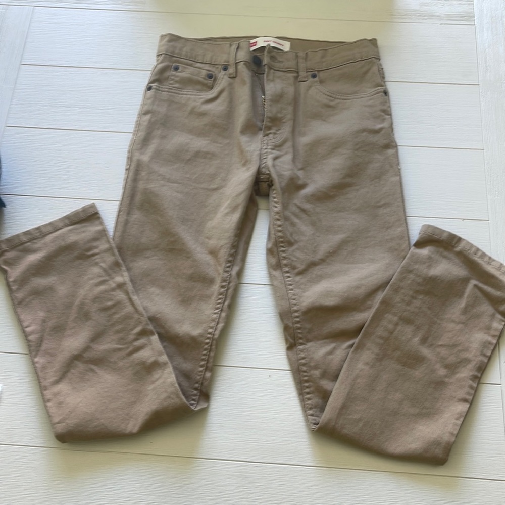 NWOT Levi skinny trousers.